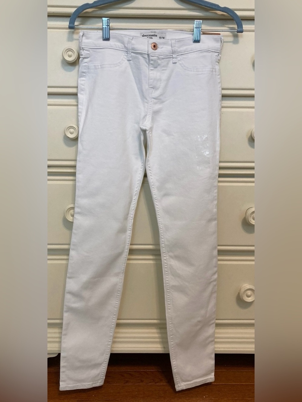A&F girls super skinny white jeans - NWT - size 13/14